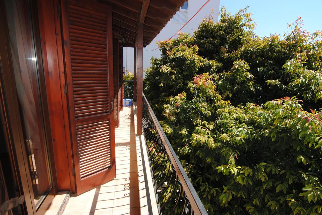 La C Mer Larnaca Exterior foto